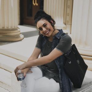 Meet your Posher, Bailey